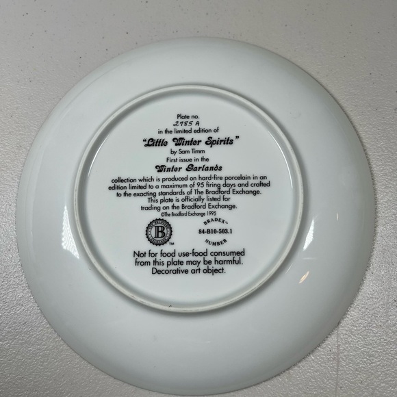 8 inch Bradford Exchange plate “Little Winter Spirits” - Picture 5 of 7